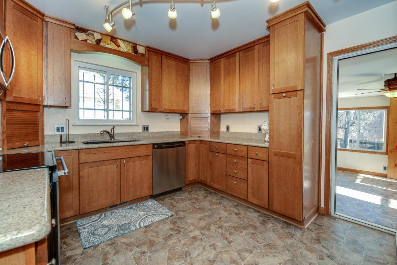 Villa Pet Friendly Sleeps 12 Near Garden Of The Gods Af Colorado Springs